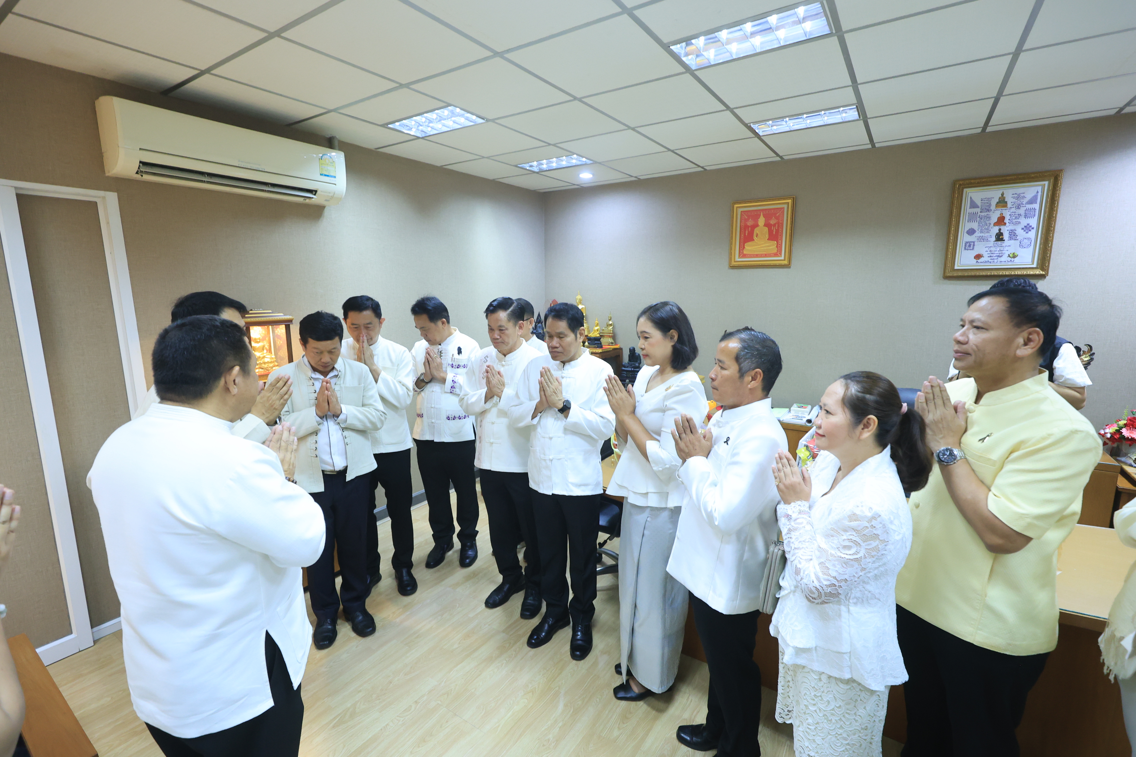 title - ส.ป.ก. ร่วมพิธีทำบุญตักบาตรของกระทรวงเกษตรและสหกรณ์ พร้อมสวัสดีปีใหม่ผู้บริหารกระทรวงเกษตรและสหกรณ์เนื่องในเทศกาลปีใหม่ พุทธศักราช 2569